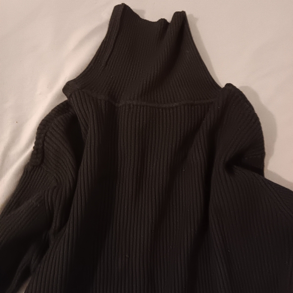 Mens sweater and turtle neck size XL - Picture 3 of 4